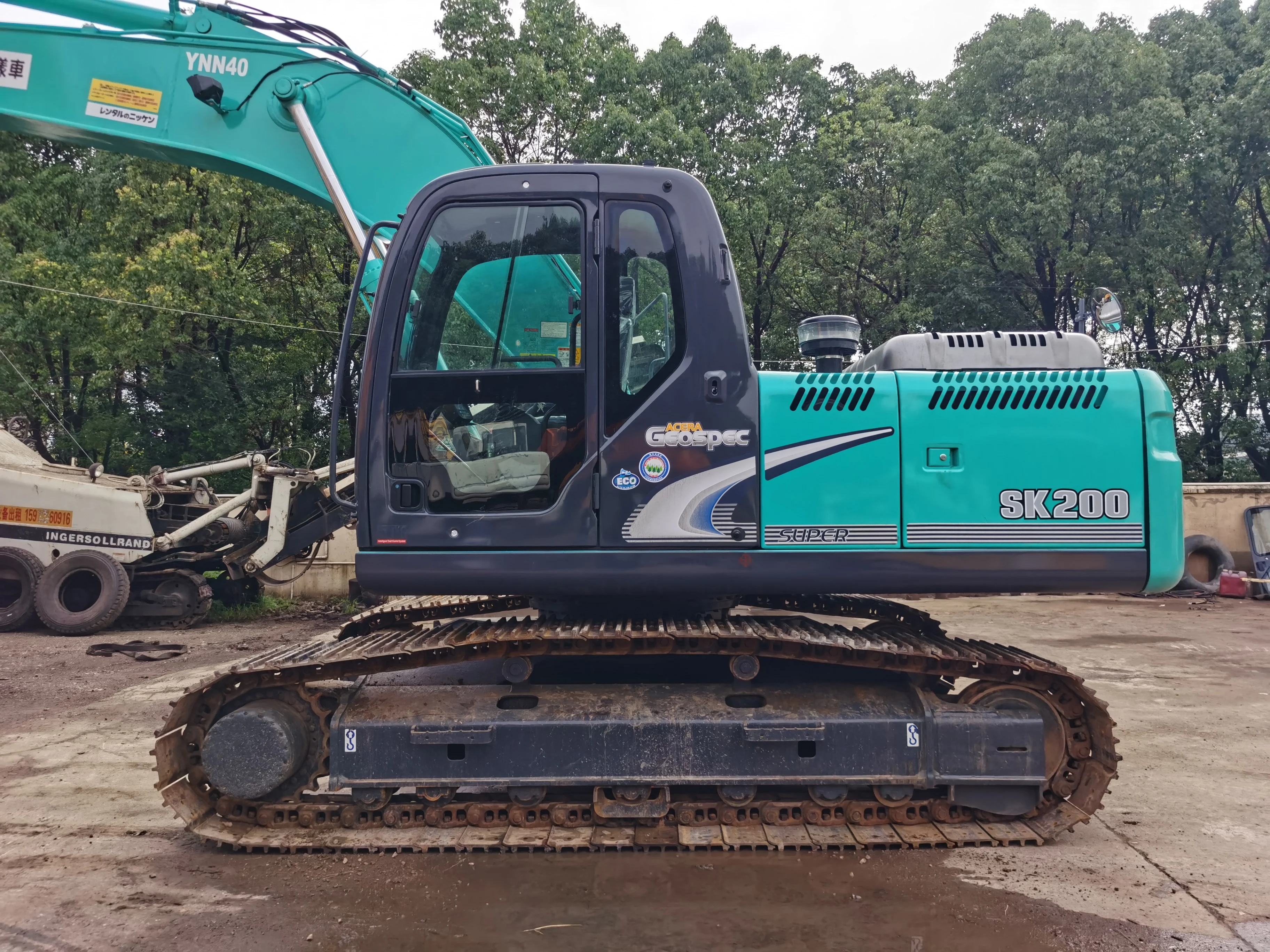Kobelco SK200 Used Excavator - Heavy Duty Hydraulic Crawler