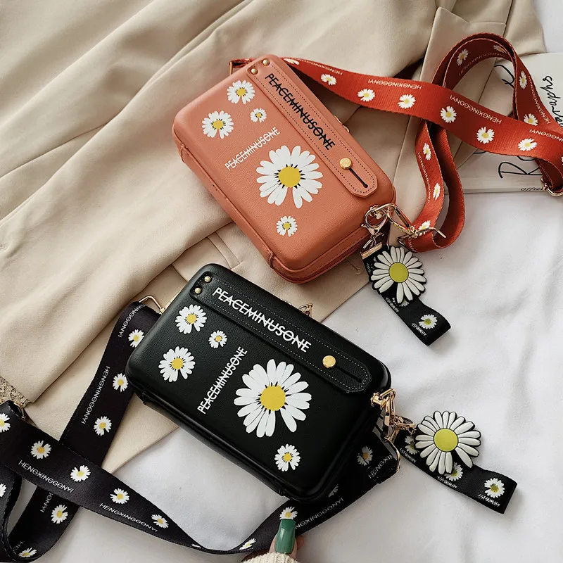 Source designer letter Little daisy flower print wide strap pu leather crossbody  bags baby girl mini shoulder bag purse on m.