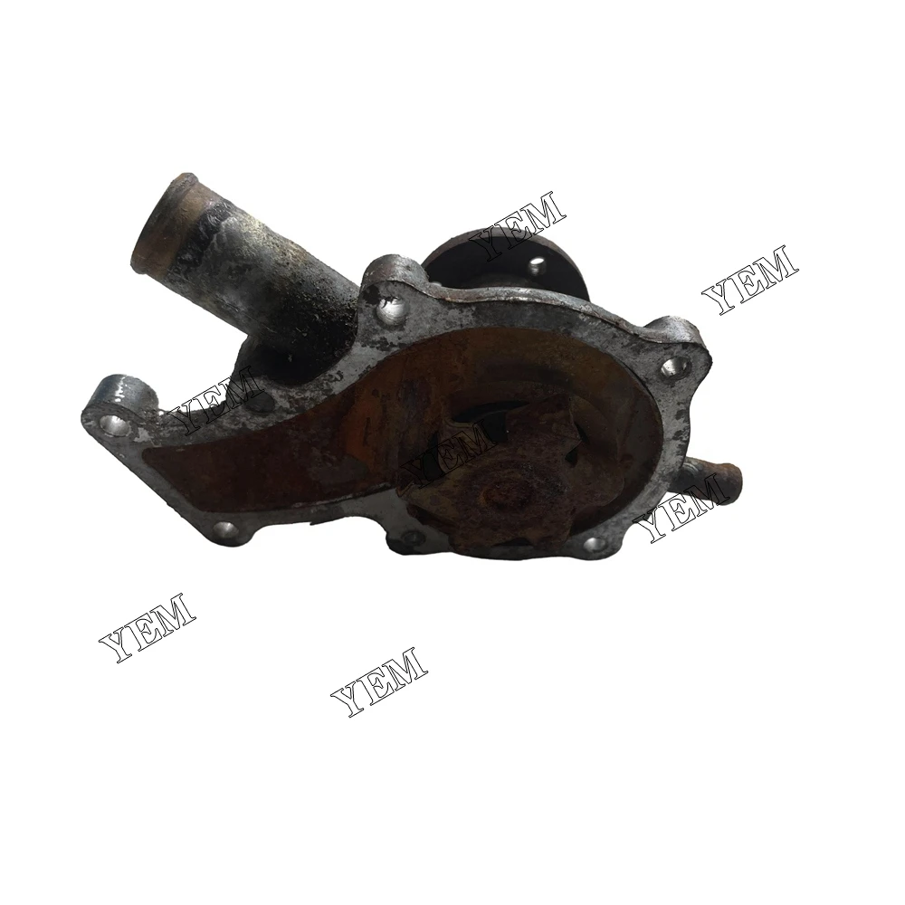 Excavator Accessories D662 19883-73030 Water Pump for Kubota 2