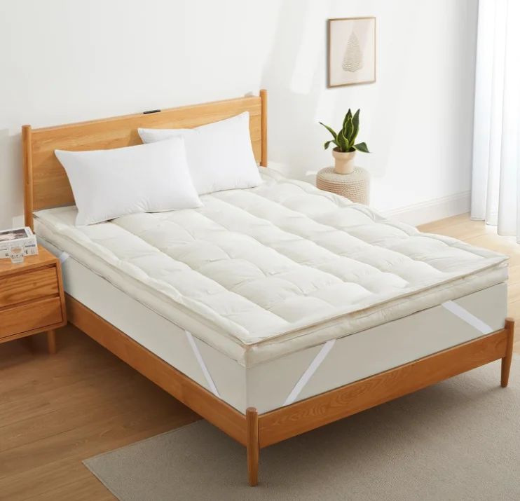 Soft Warm Organic Cotton Fabric Bed Medium Firm 70% Duck Feather 30% Duck Down Filling Mattress Topper with Elastic Bands