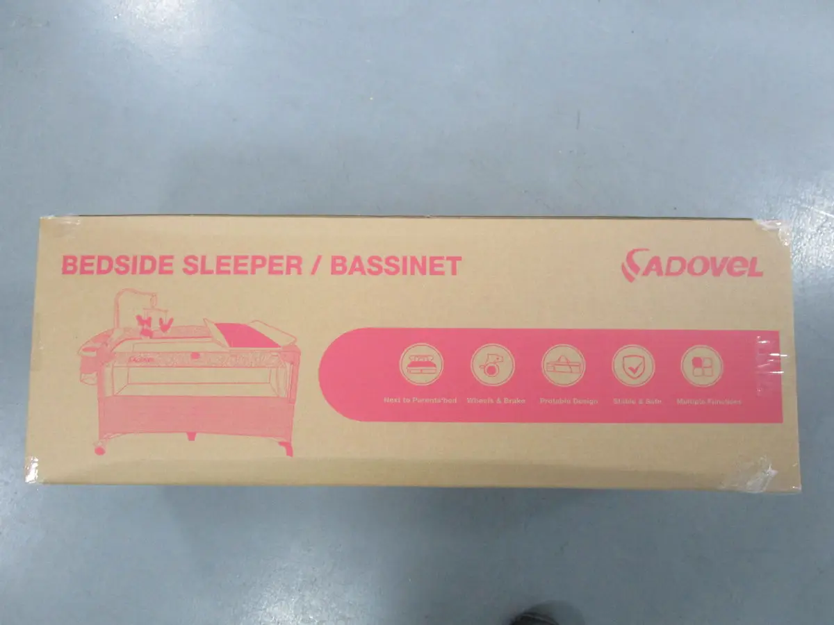 Hot Sale In Stock Oem Movable Baby Bedside Bed Baby Game Bed With Toys