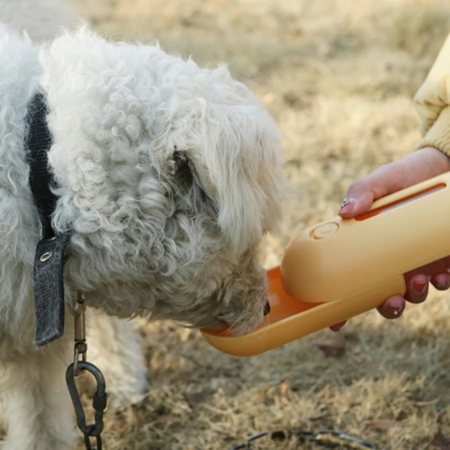 Pets water bottle.jpg