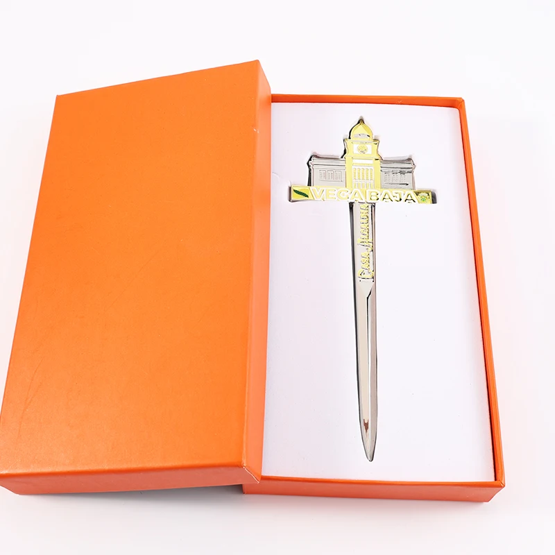 Рекламный античный латунный