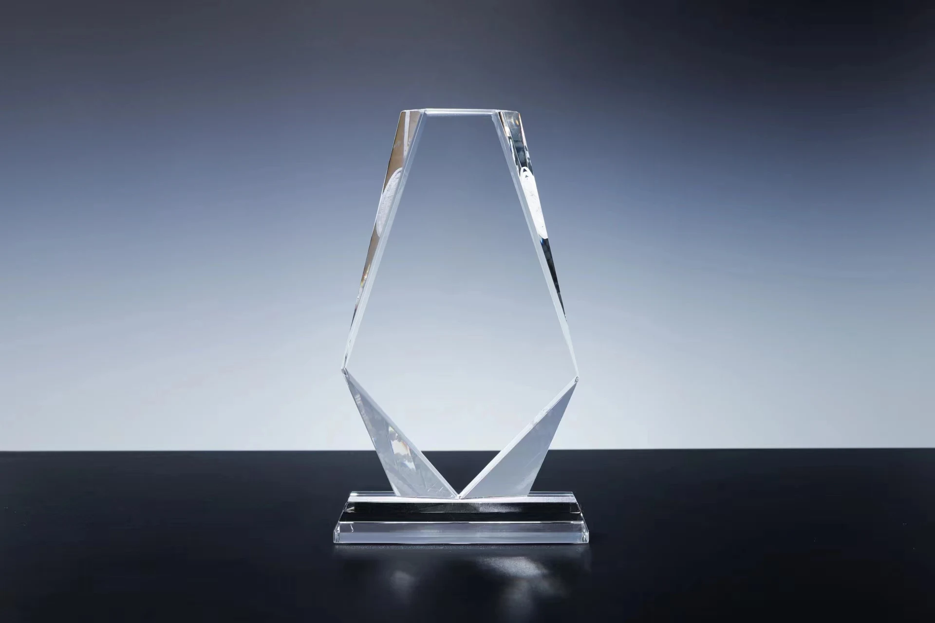 Factory custom direct k9 crystal glass transparent symmetrical trophy details