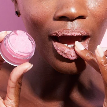 High Quality Fruit Moisturizing Lip Care Cosmetics Nourishing Vegan Lip Scrub Private Label Exfoliating Lip Scrub with Spoon