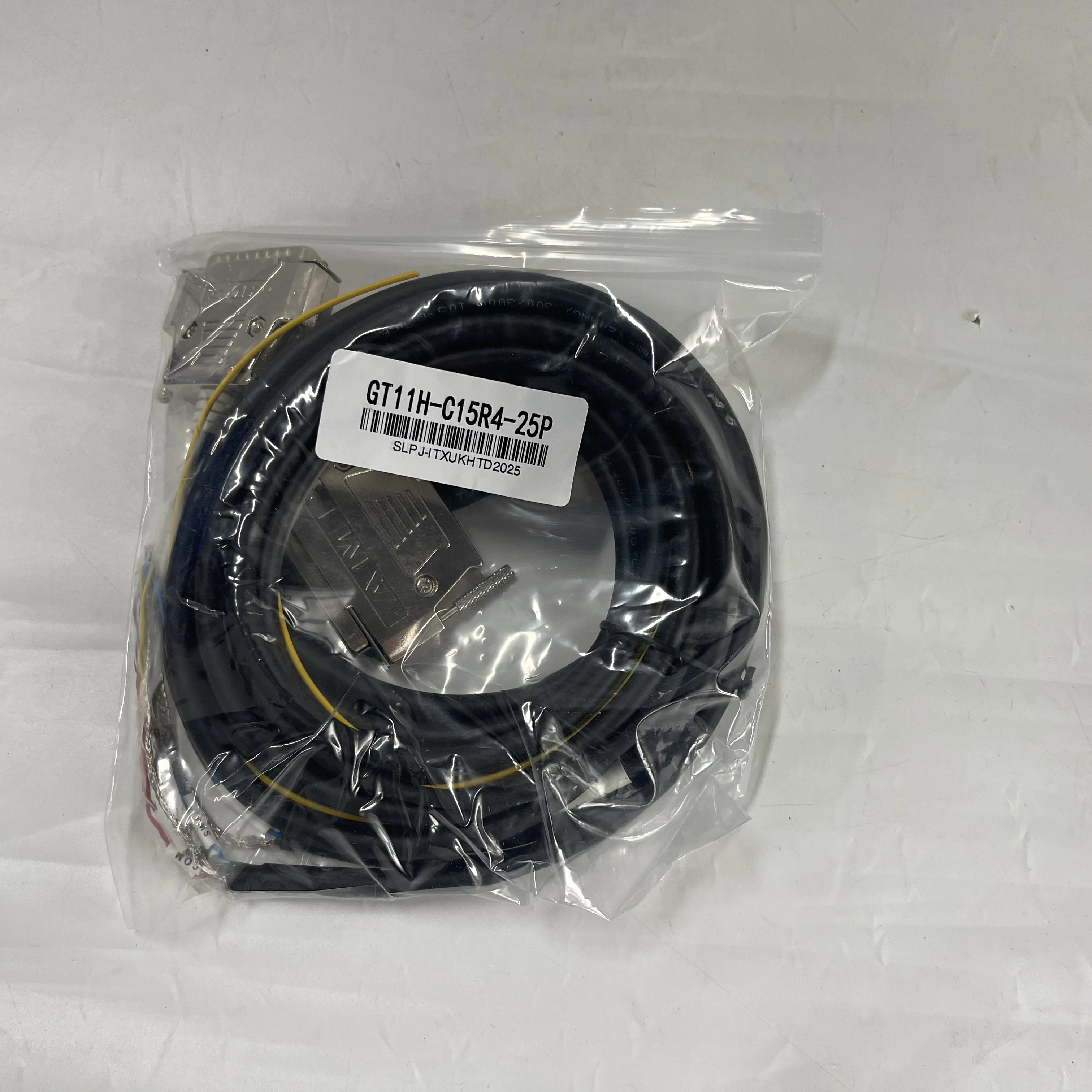 Mitsubishi HMI Connection Cable GT11H-C15R4-25P Mitsubishi HMI Connection Cable GT11H-C15R4-25P