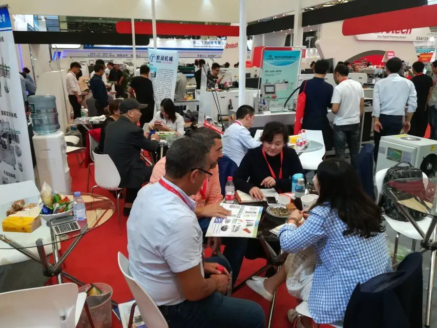 Ceres High Gloss YY02/YY03/YY09 Model Oil Base Offset Printing Ink with 2 Years Validity