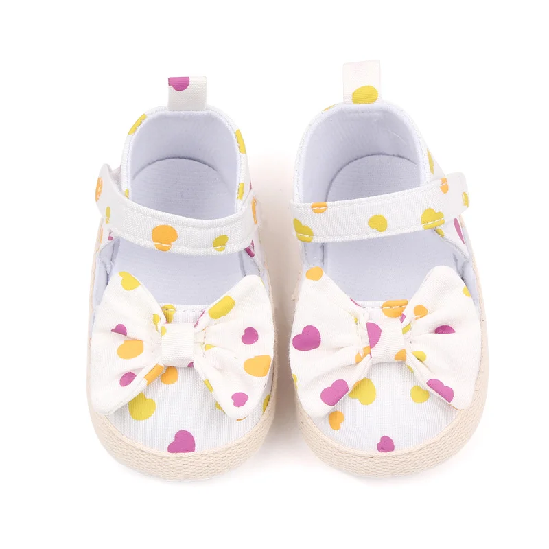 Hot Selling Dot Design Soft Sole Baby Newborn Girl Shoes 2023 details