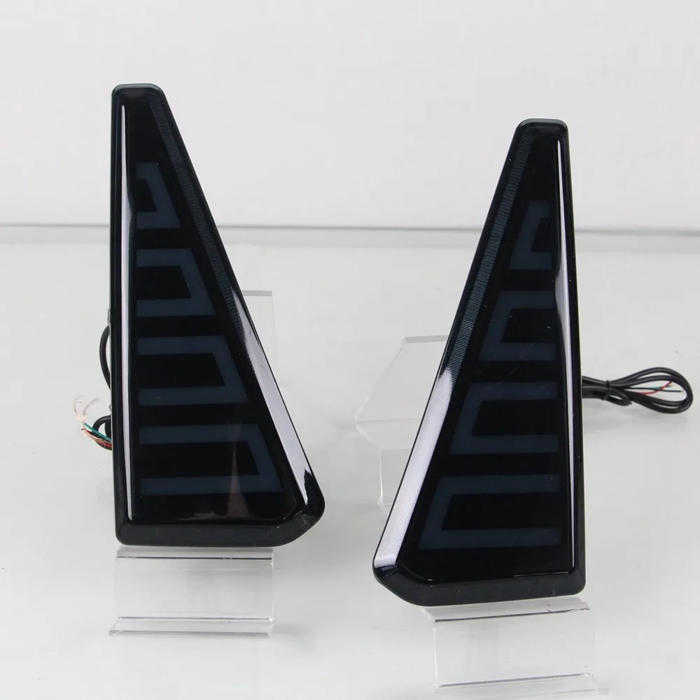 适用于丰田诺亚VOXY80 2016-2019汽车后保险杠反射器转向信号灯刹车灯的