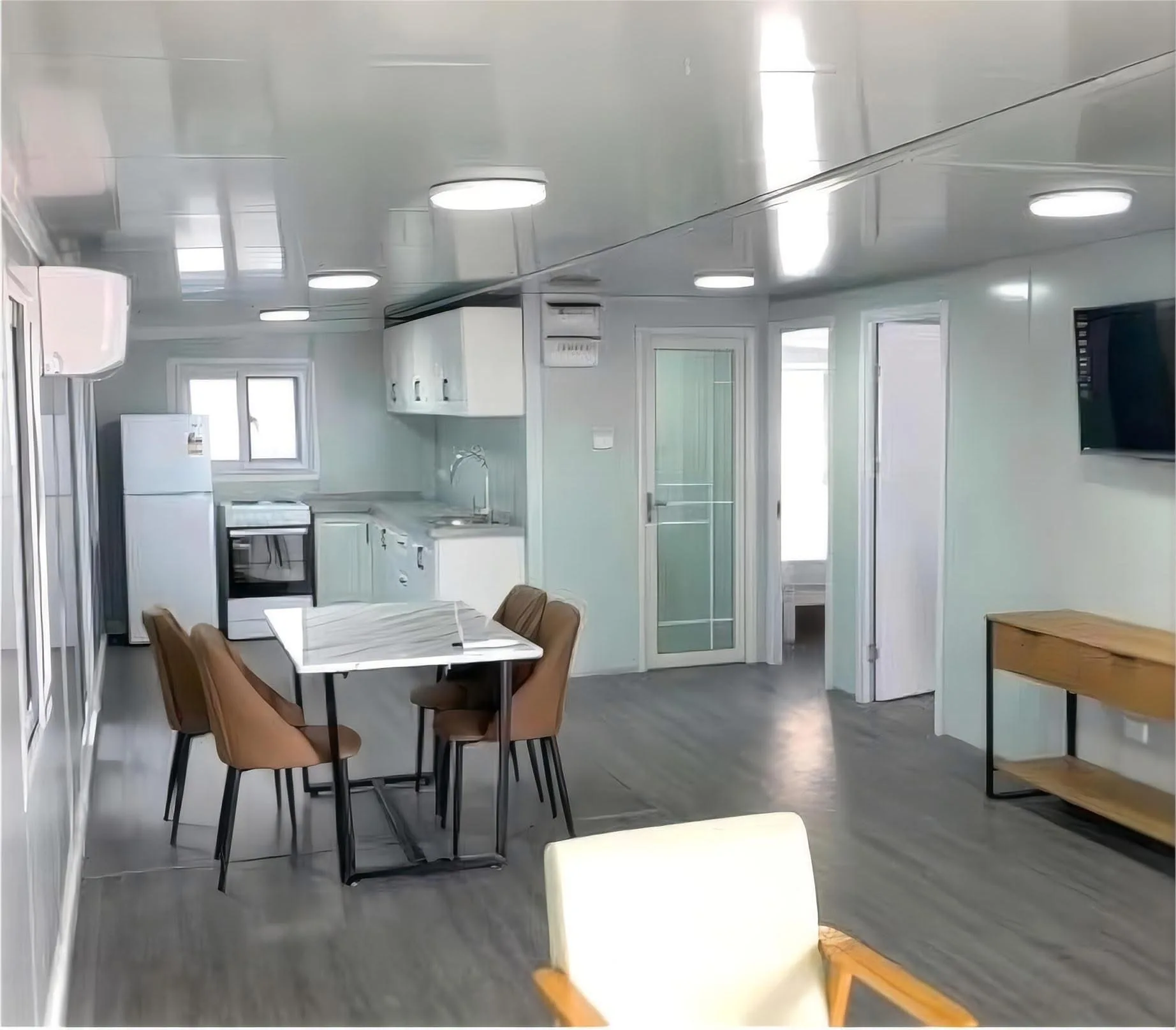SKYLINE European Prefab Villa Durable Expandable Living Container House Made Sandwich Panel Material 3D Printed Container House