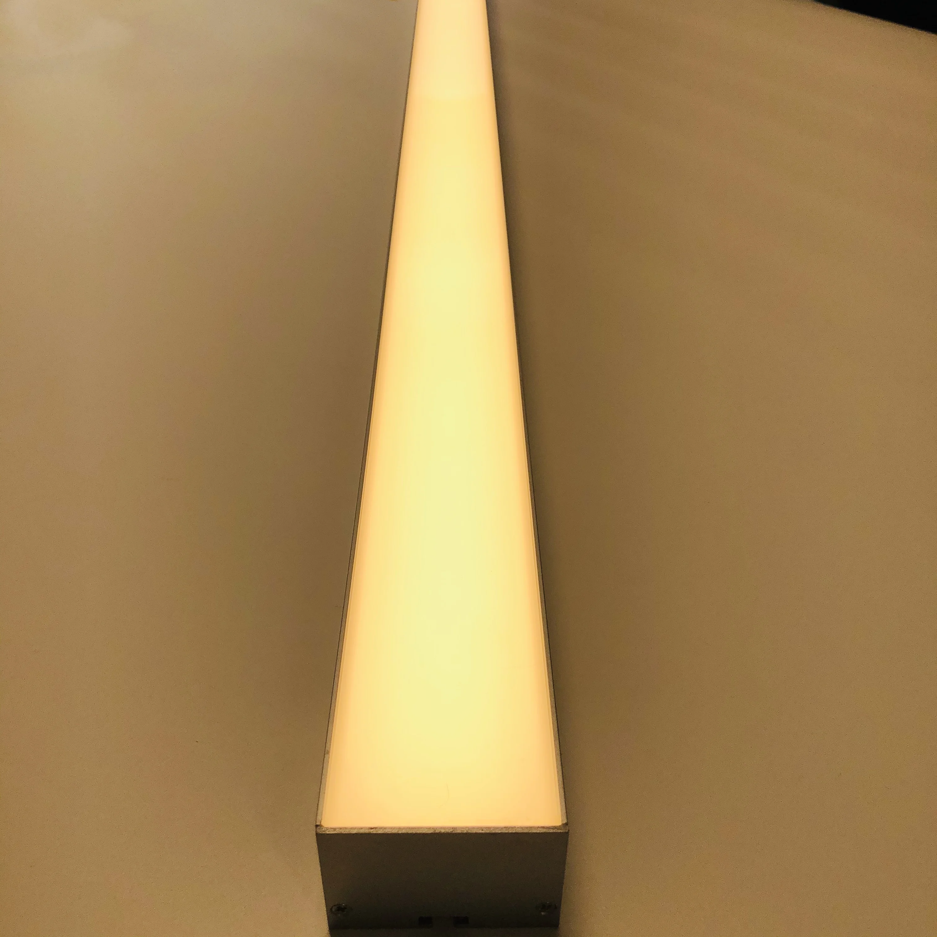 Custom Available Modern Ceiling Linear Pendant Lighting Suspended Led Linear Light Linkable for Office Shop
