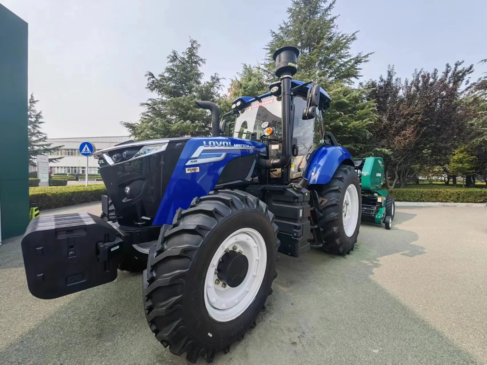 2023 NEW Multifunction Volvo Brand Agricolas Farmer Tractor Agriculture Farm Agriceltural 4x4 Farming Tractors