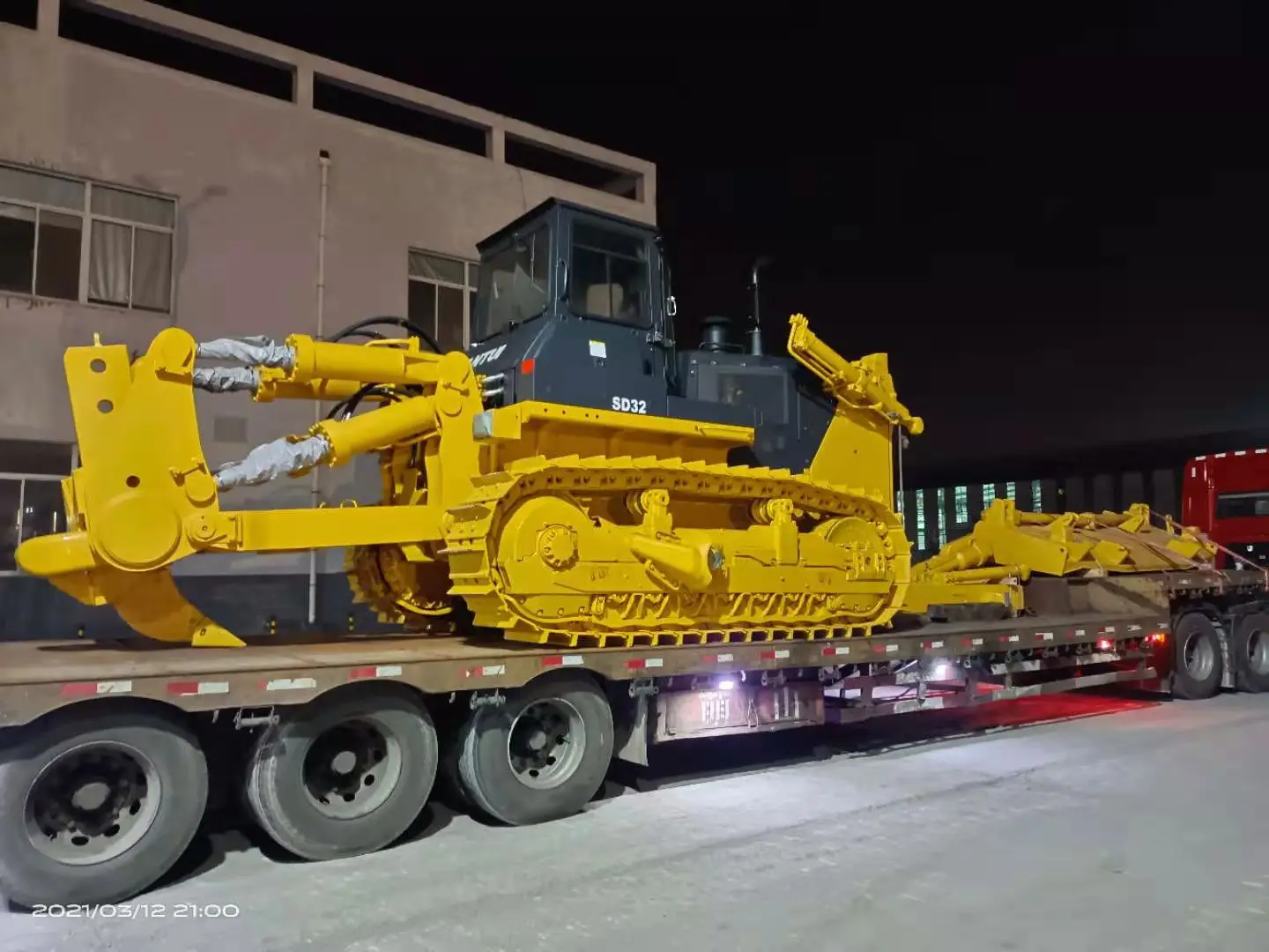 SHANTUI Dozer Price with 320hp Low Fuel Consumption SD32 Bulldozers