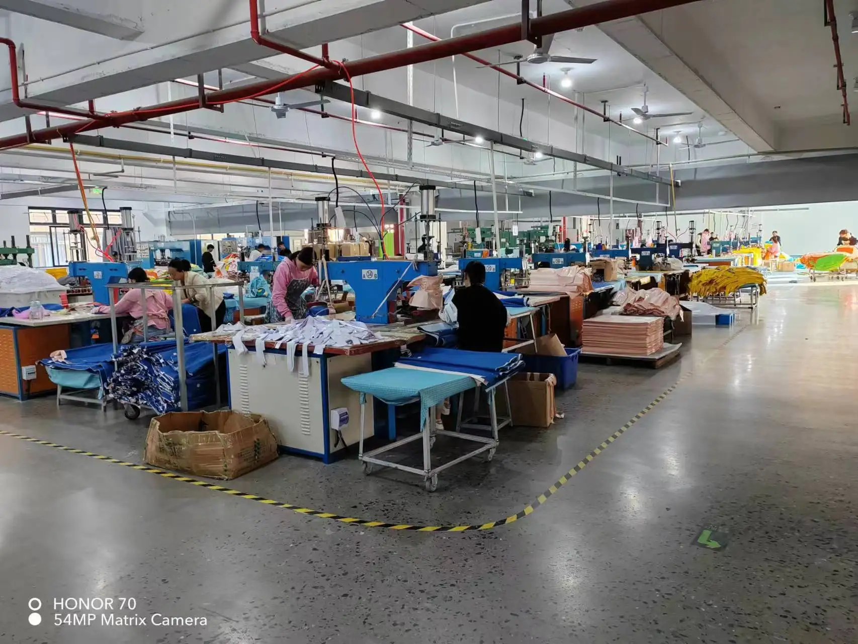 Yiwu Hongque Commodity Co., Ltd. 3