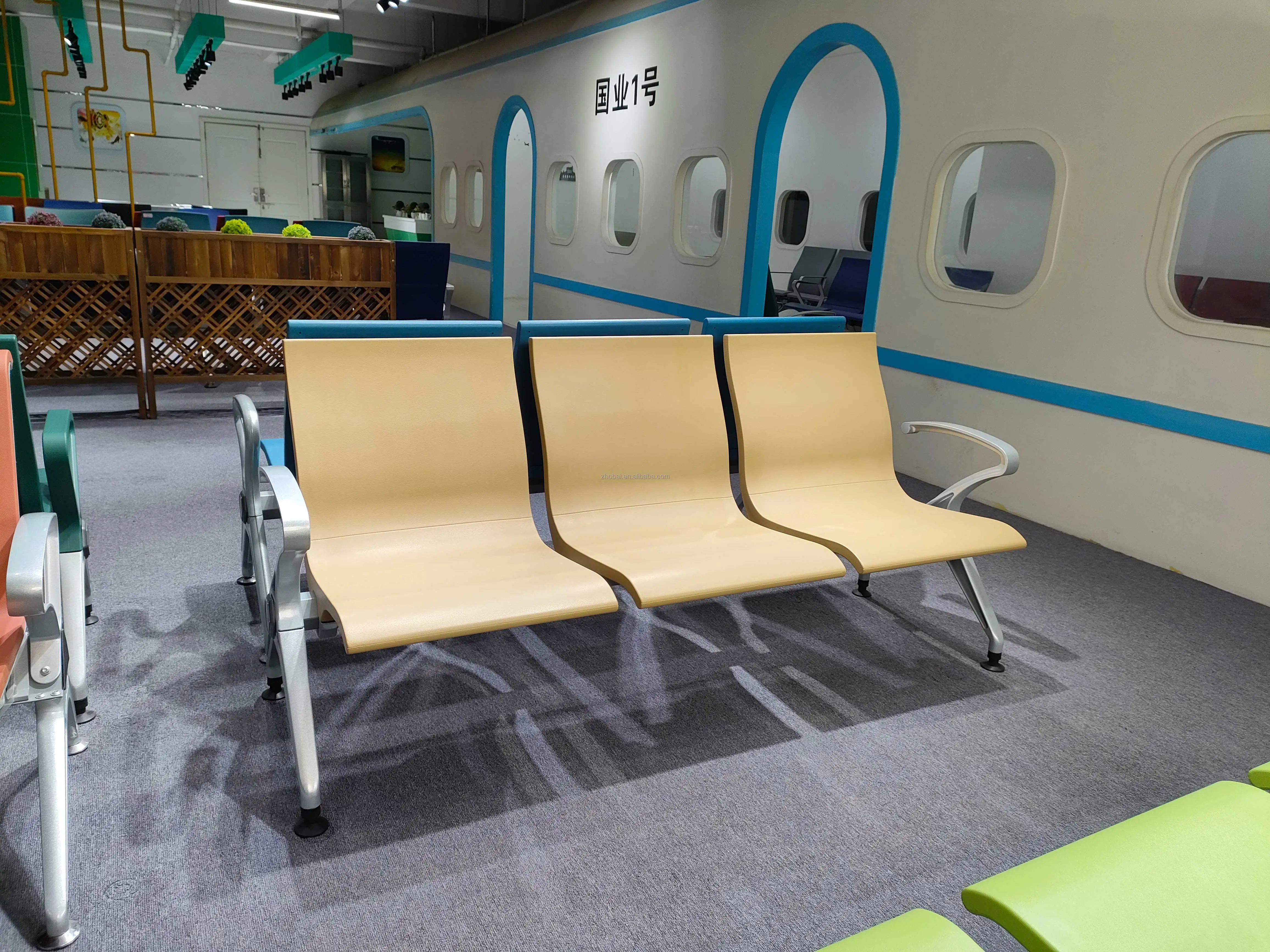 Modern PU Leather Armrest Waiting Room Chairs for Clinics Airports Hospitals Barber Salons Gyms for Reception Conference Guests 3