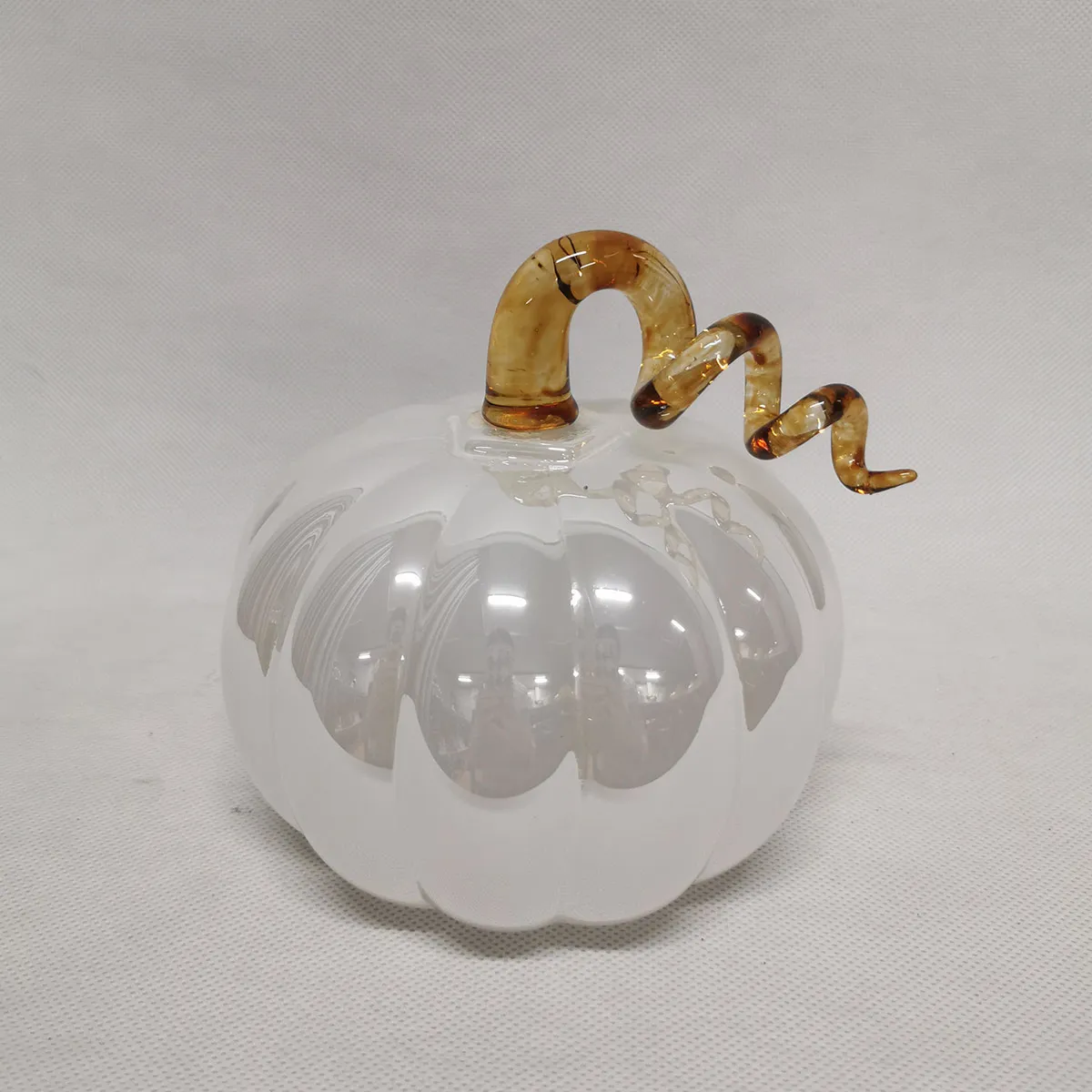 Wholesale little decorative white artificial led light up blown glass craft halloween decoration pumpkins ornaments