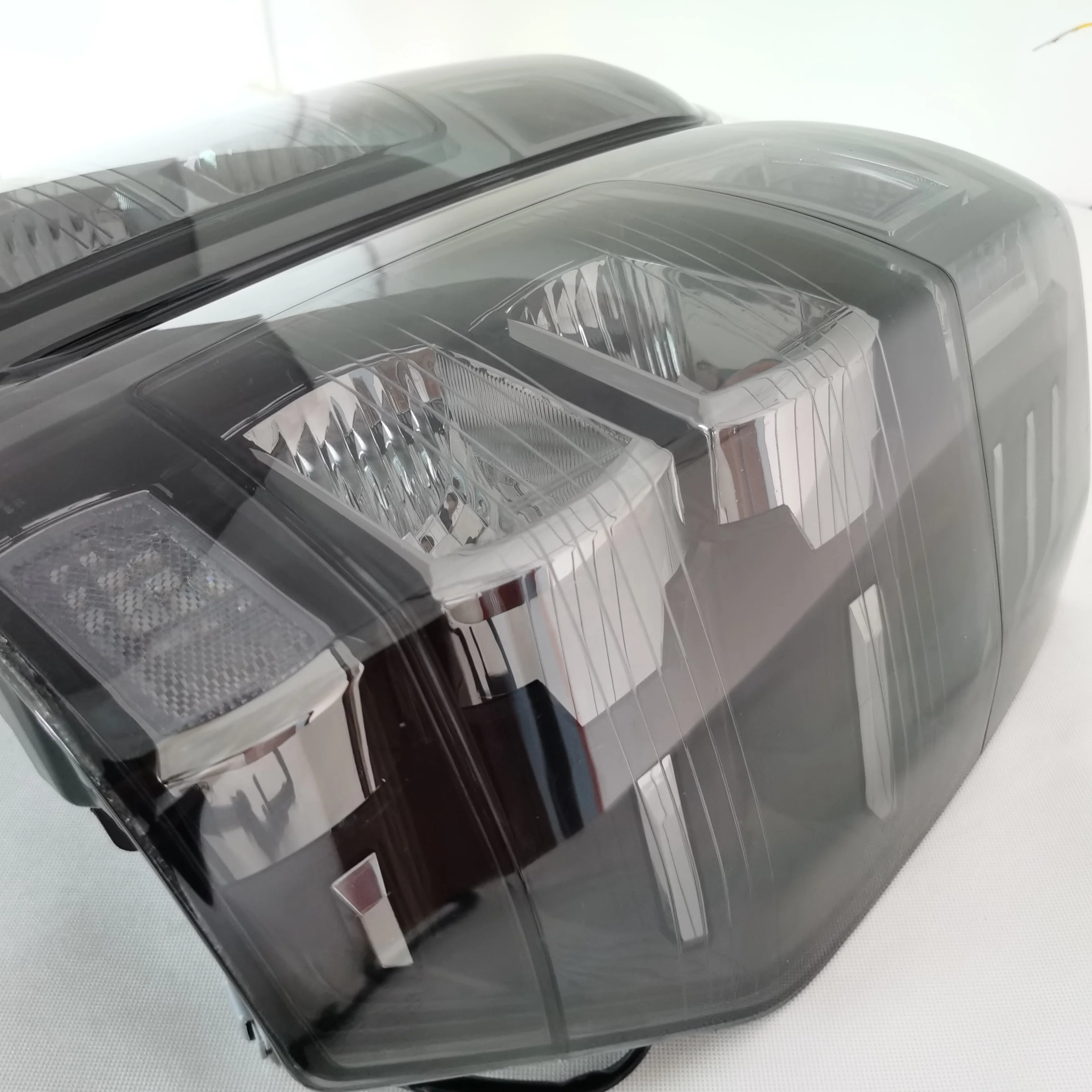 Factory New Item LED Tail Light for  Mitsubishi Triton L200 Auto Lighting System Modified Rear Lighting Black Frame