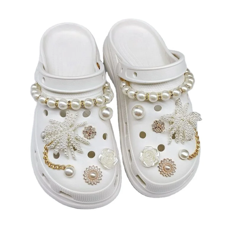 Hot Selling Bling Flower Pearl Chain Luxury Jewelry Croc Charms