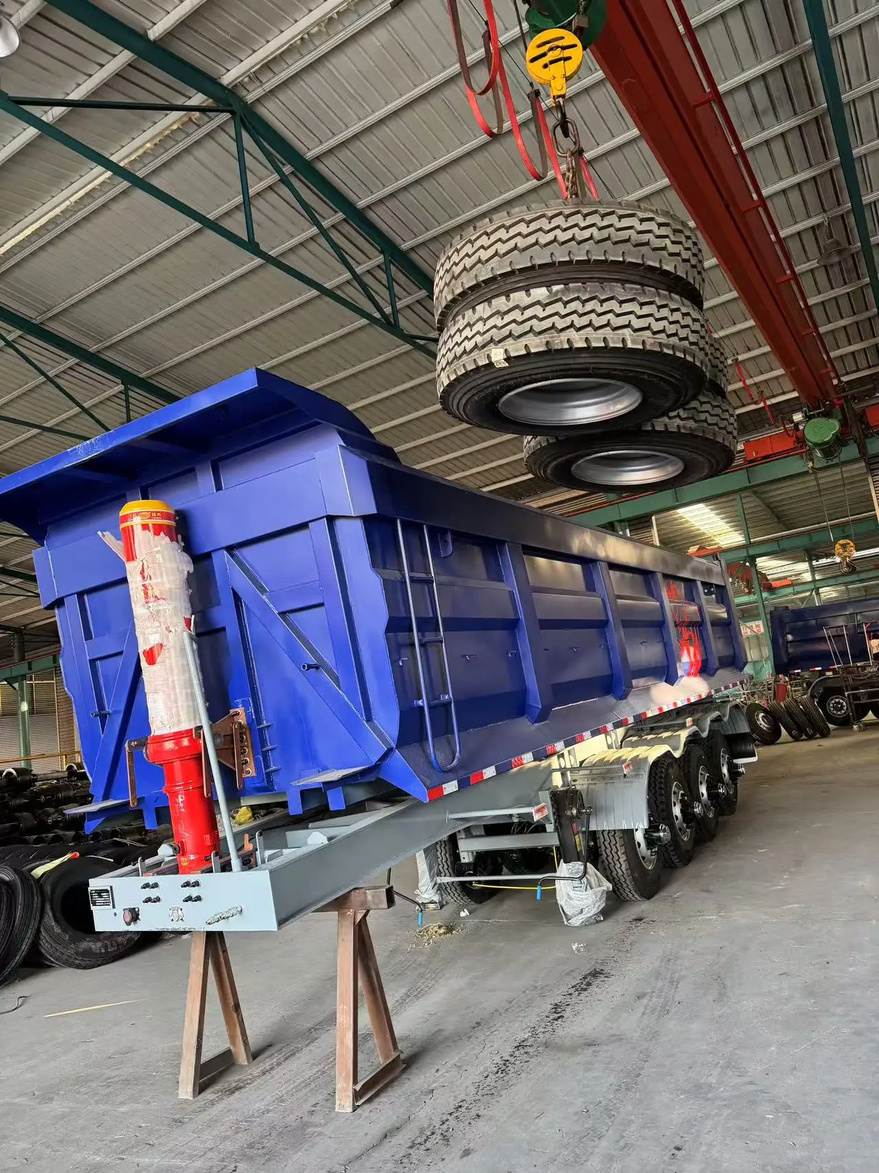 High CIMC Quality Aluminum Trailers 3 Axle 4 Axle 40 Cubic Tractor Dumper Side Tipper 28 Cbm Dump Truck Semi -Trailer for Sale
