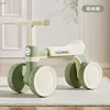 Mini coche de equilibrio de cuatro ruedas verde