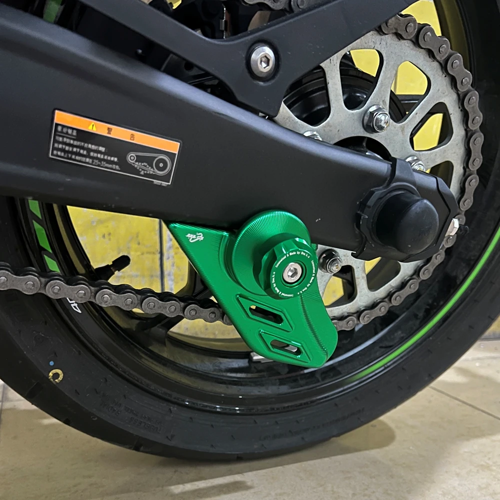Universal Lower Chain Guard for Motorcycles for HONDA YAMAHA KAWASAKI SUZUKI for BMW DUCATI Aprilia Swingarm Spools Slider