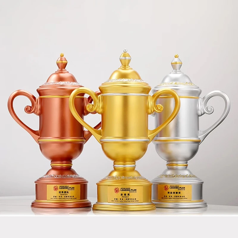 New Design Factory Custom Gold Silver Bronze Champion Golf Club Sports Trophy Cup Resin Golf Trophy supplier