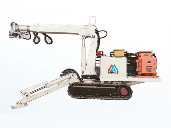 Walking Concrete Spraying Robot with Large Spraying Range and High Efficiency