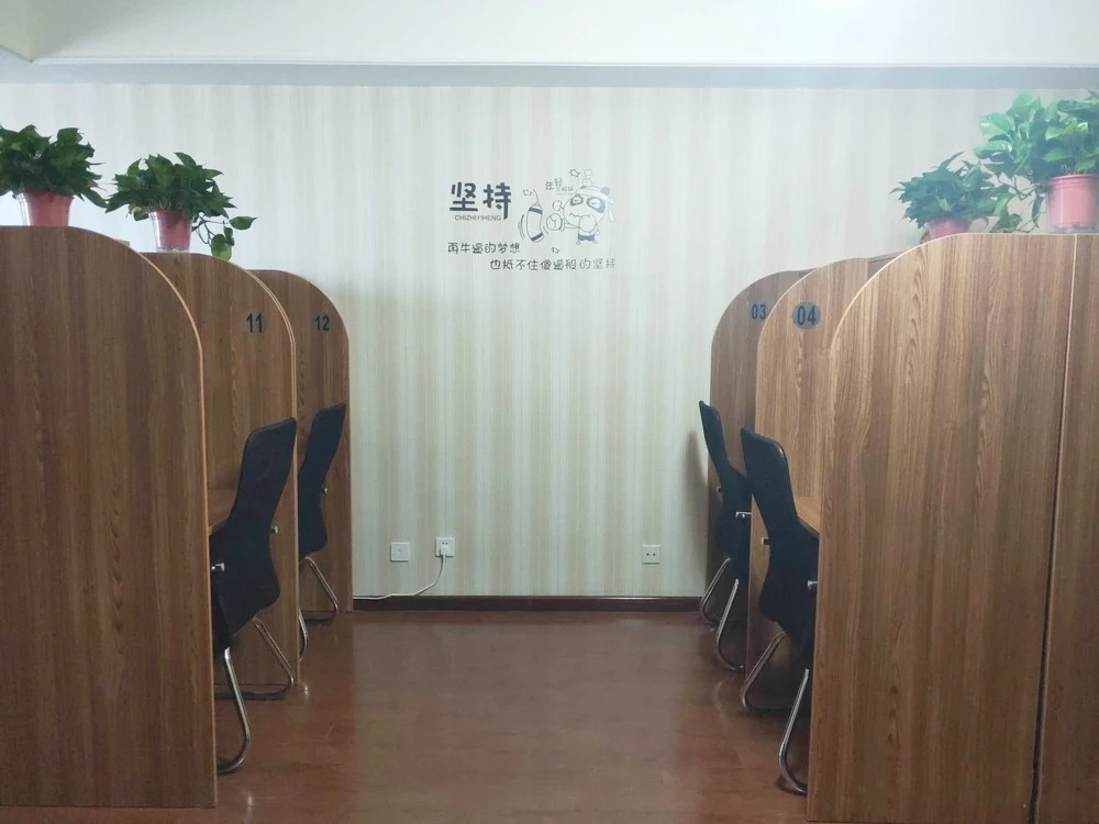 Simple Design Public Study Room with Privacy Partition School Furniture Manufacturer Cheap Collage Library Reading Desk
