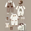 Caja de regalo K con oso vintage británico