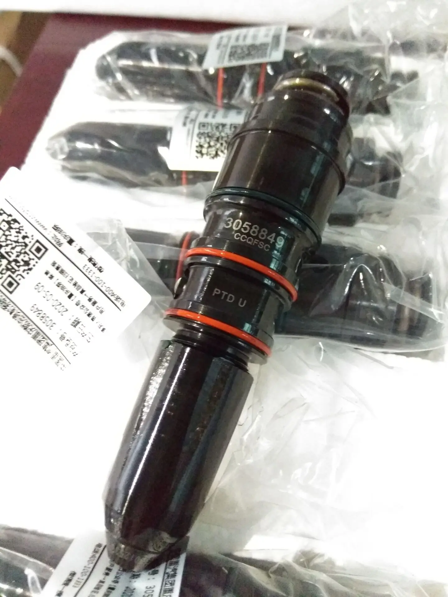 Genuine Cummins diesel Engine Parts KTA19 Injector 3058849| Alibaba.com