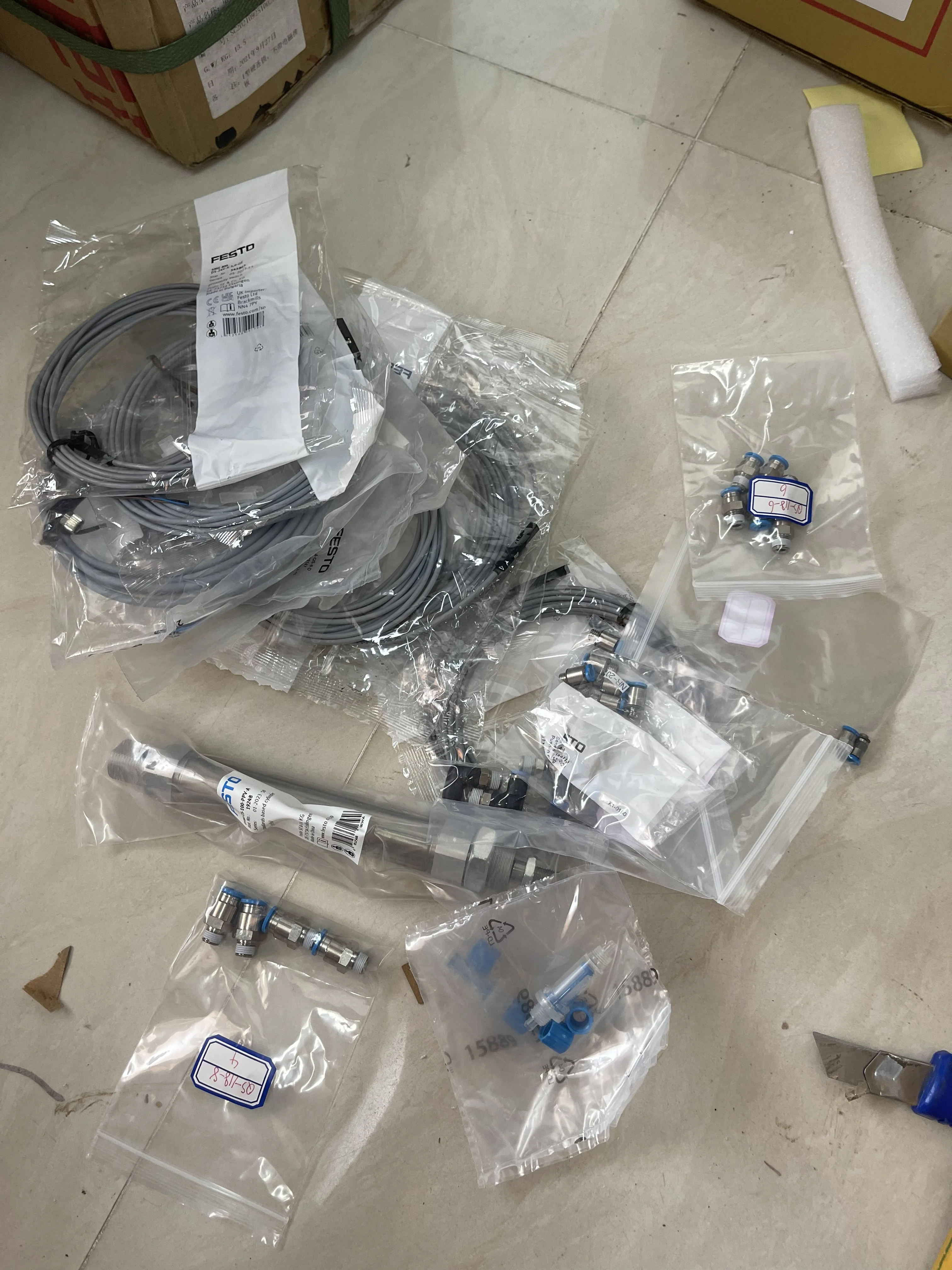 Festo Pneumatic Components & Cables QS-1/8-8 Festo Pneumatic Components & Cables QS-1/8-8