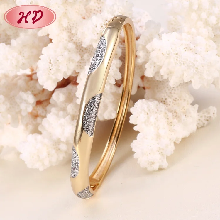 Latest Designs Dubai Gold Plated Ladies Fancy Bangles