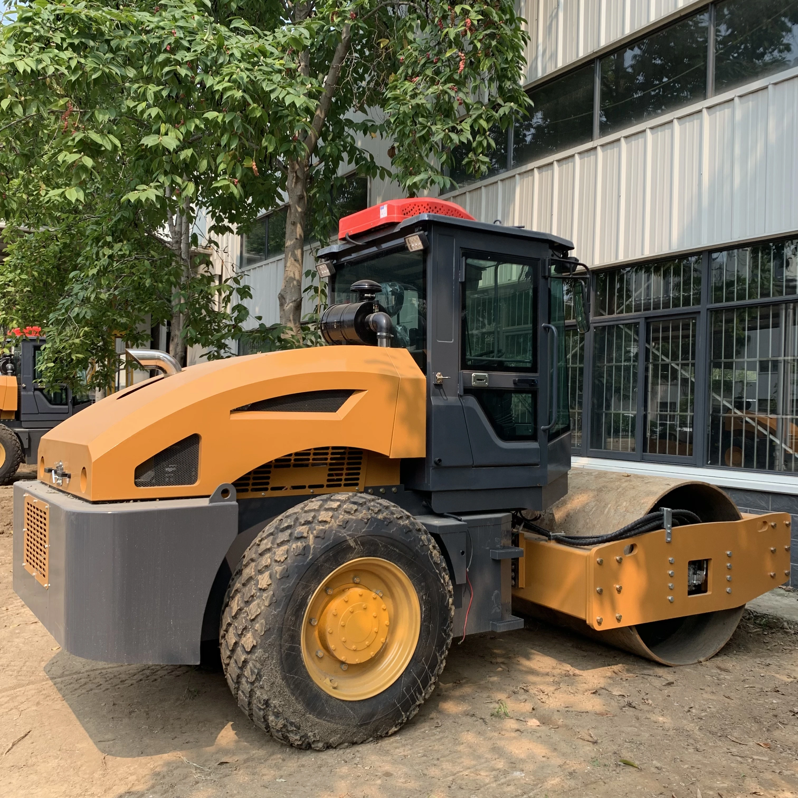 Sale 4 Ton-8 Ton 8000kg Vibratory Road Roller with Yanmar Diesel Engine EPA Rubber Tires Fully Hydraulic System Vibration Motor