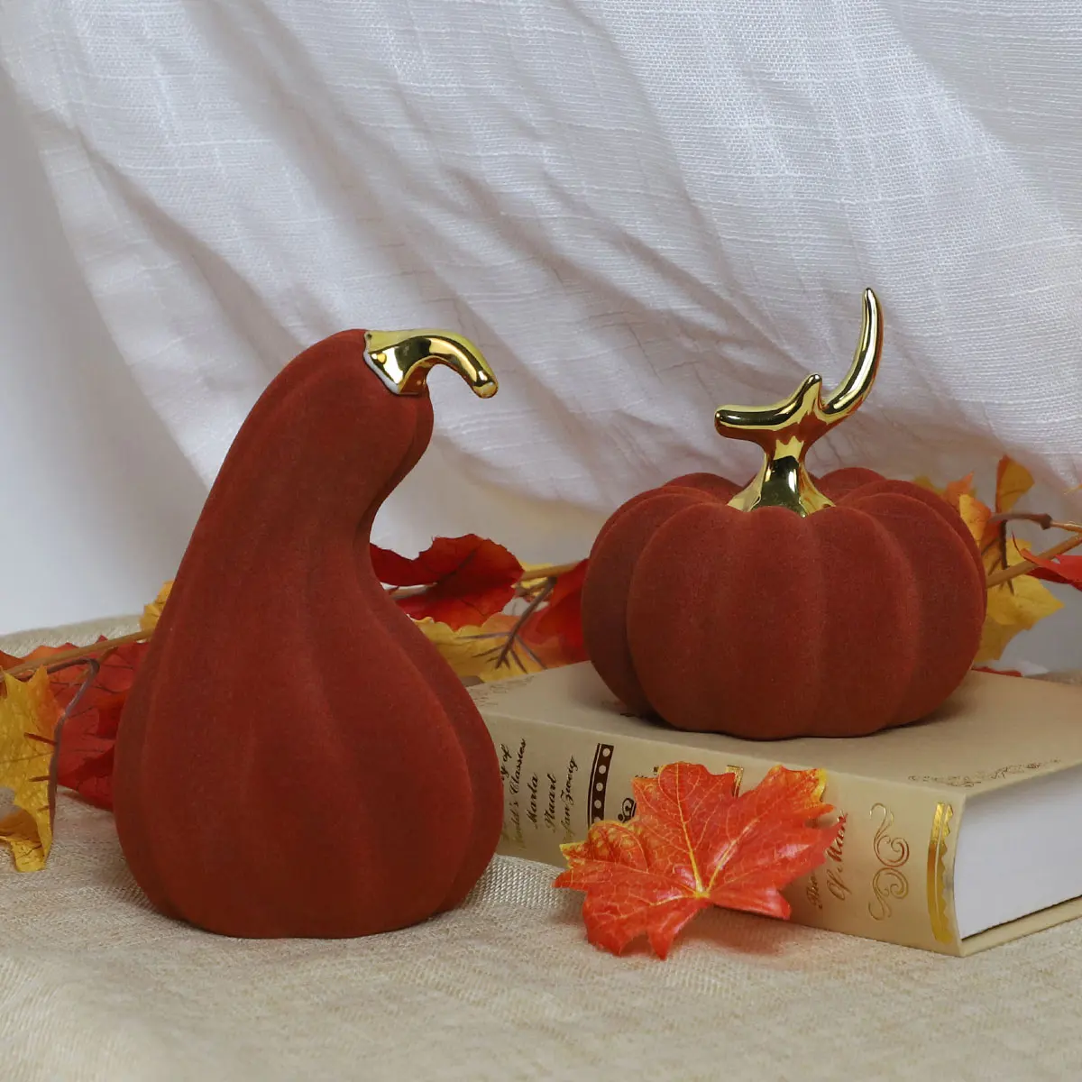 Ceramic Pumpkin Covered With Flocking Fine Porcelain Ceramic Pumpkin Halloween Home Indoor Decoration Pieces