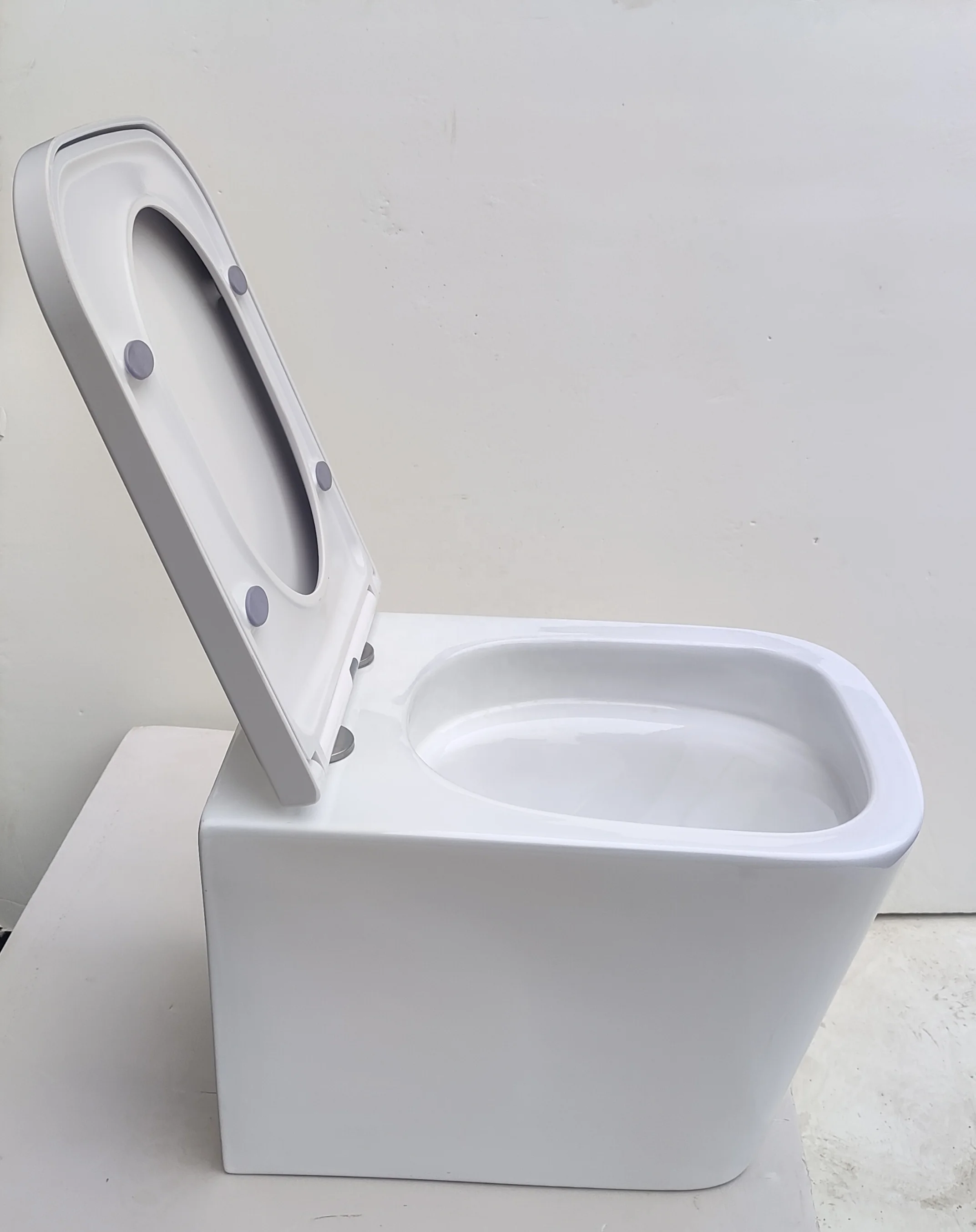 High Quality Square Tornado Wall Mounted Toilette Bathroom Wash Down Super Swirling Toilet manufacture