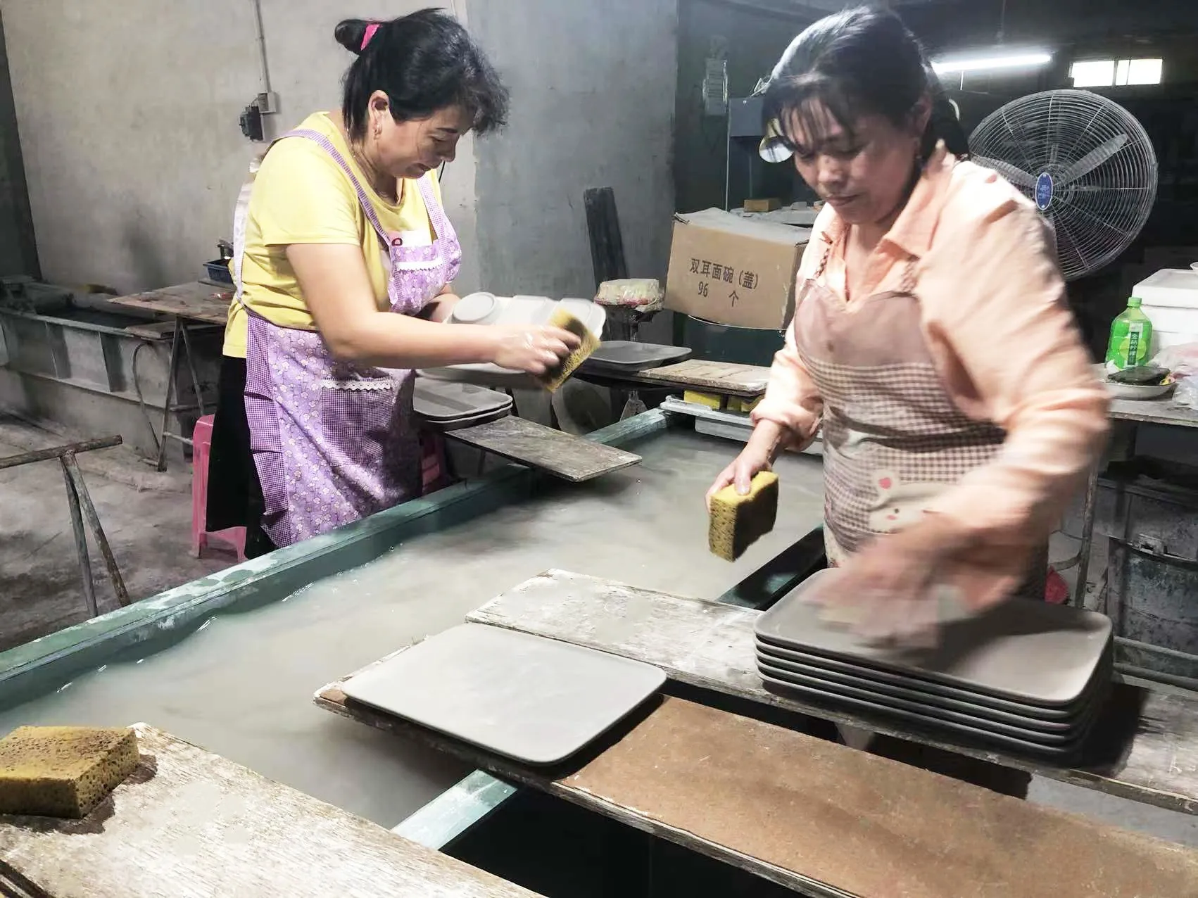 Luxury 12 Pcs Gold and Silver Electroplating Porcelain Coffee/tea Cups and Saucer Set With Rack Espresso Cup Set factory