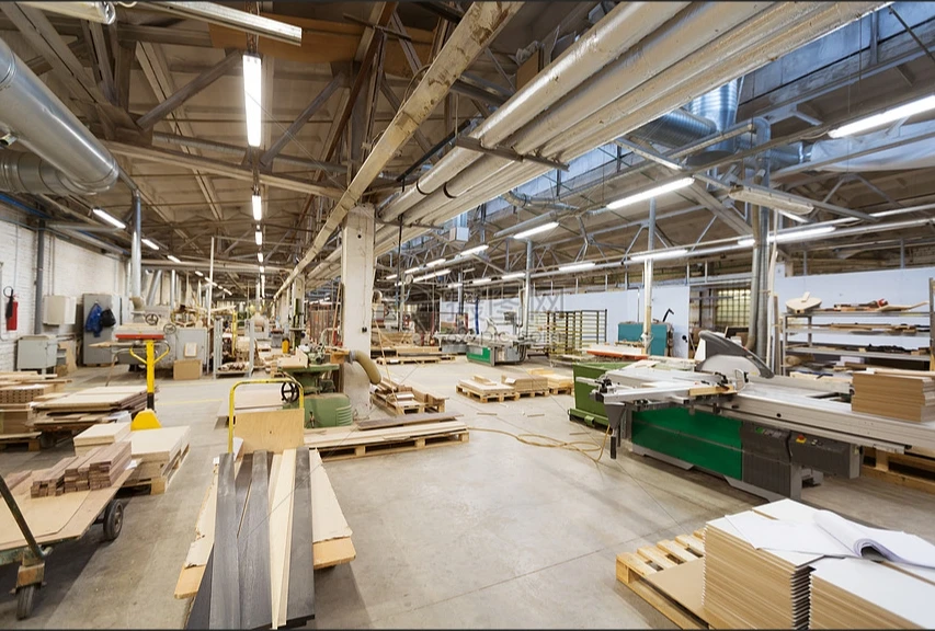 Woodworking factory. Woods фабрика стильной мебели. Вуд фабрика. Завод для дерев а внутрти. Вуд фабрика.