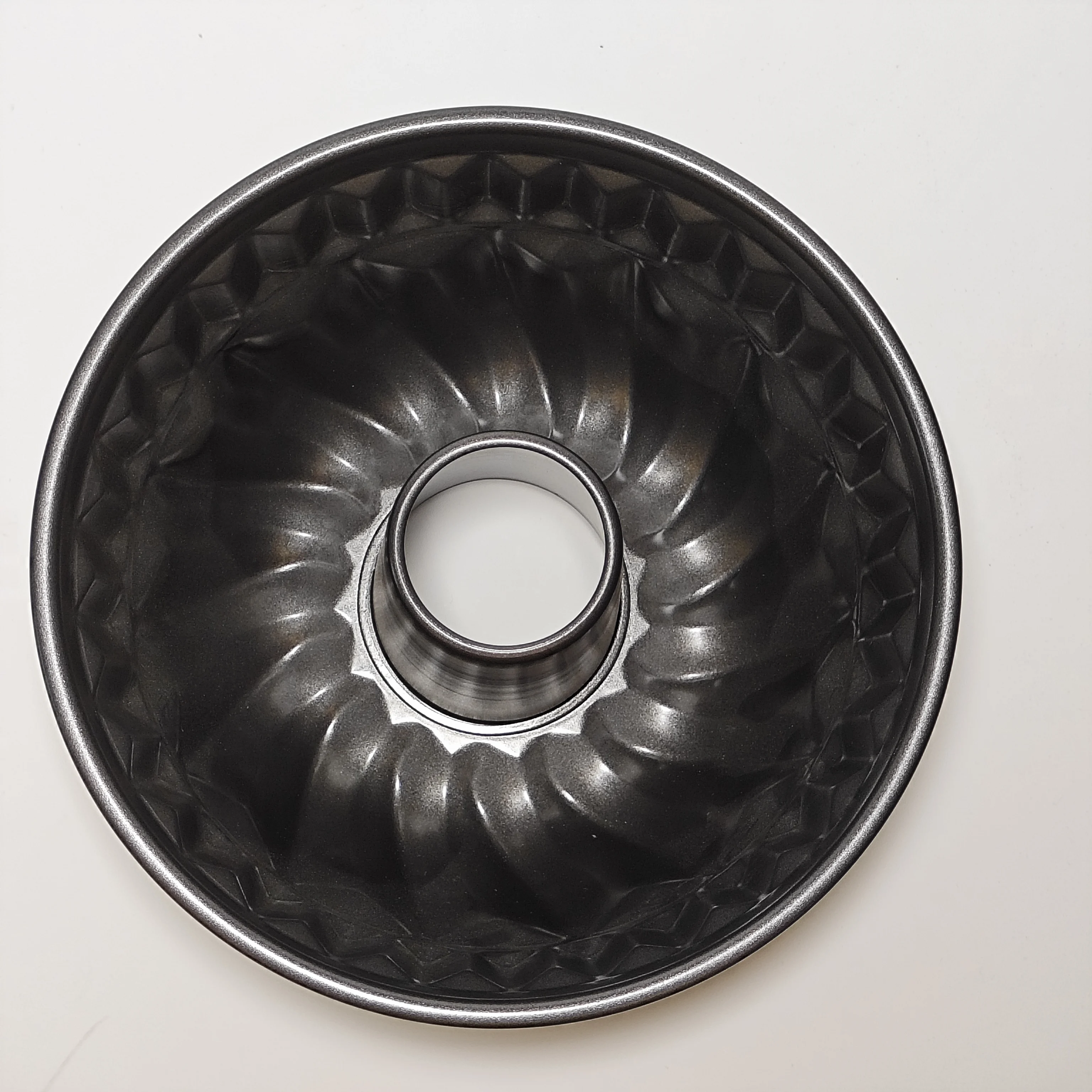 Wholesale Made In China Kitchen Bakeware Trendy Durable Metal Cake Pan