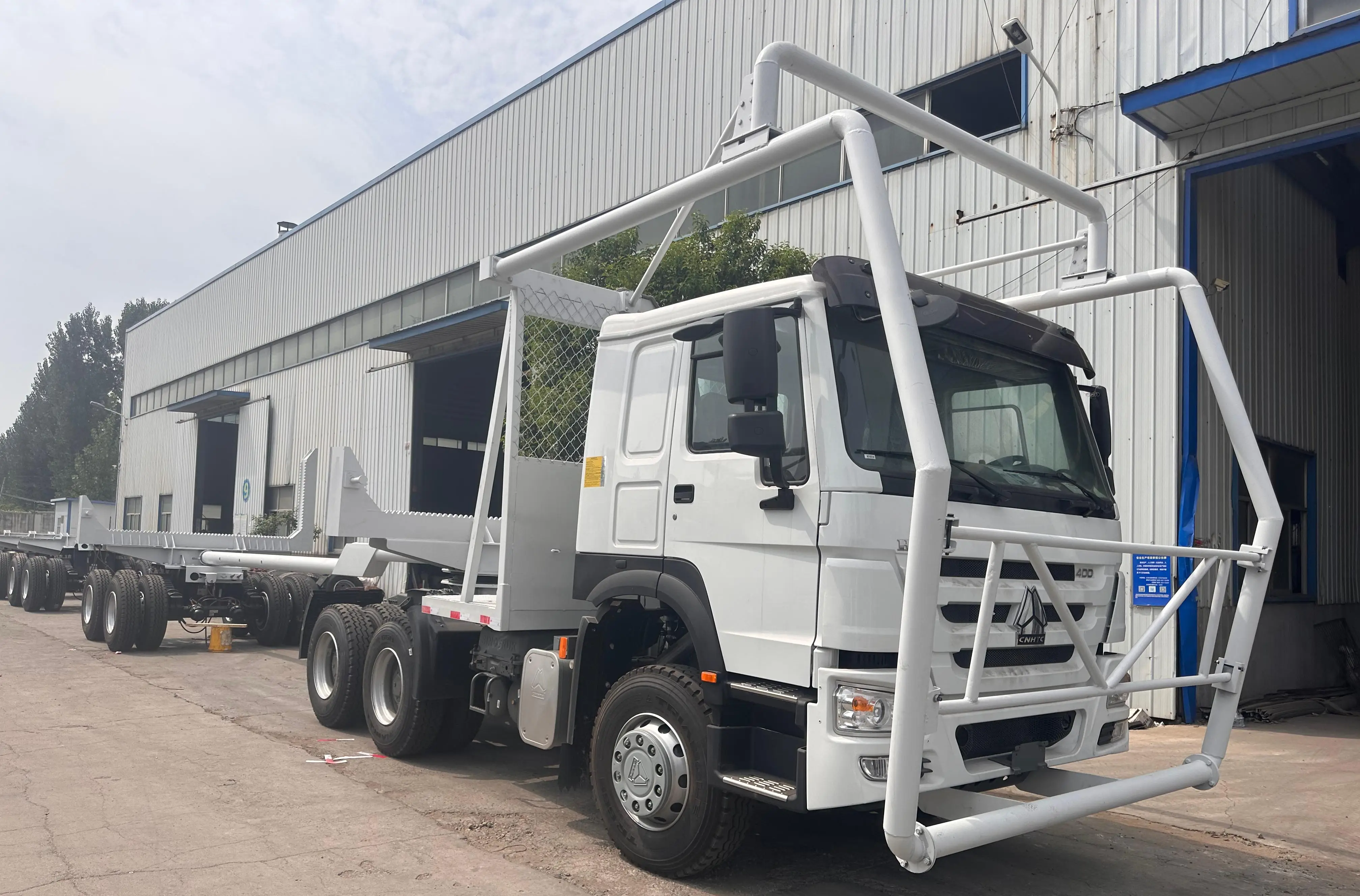 product brand new howo  howo nx wood timber log truck   forest logging transport semi trailer carrier-4