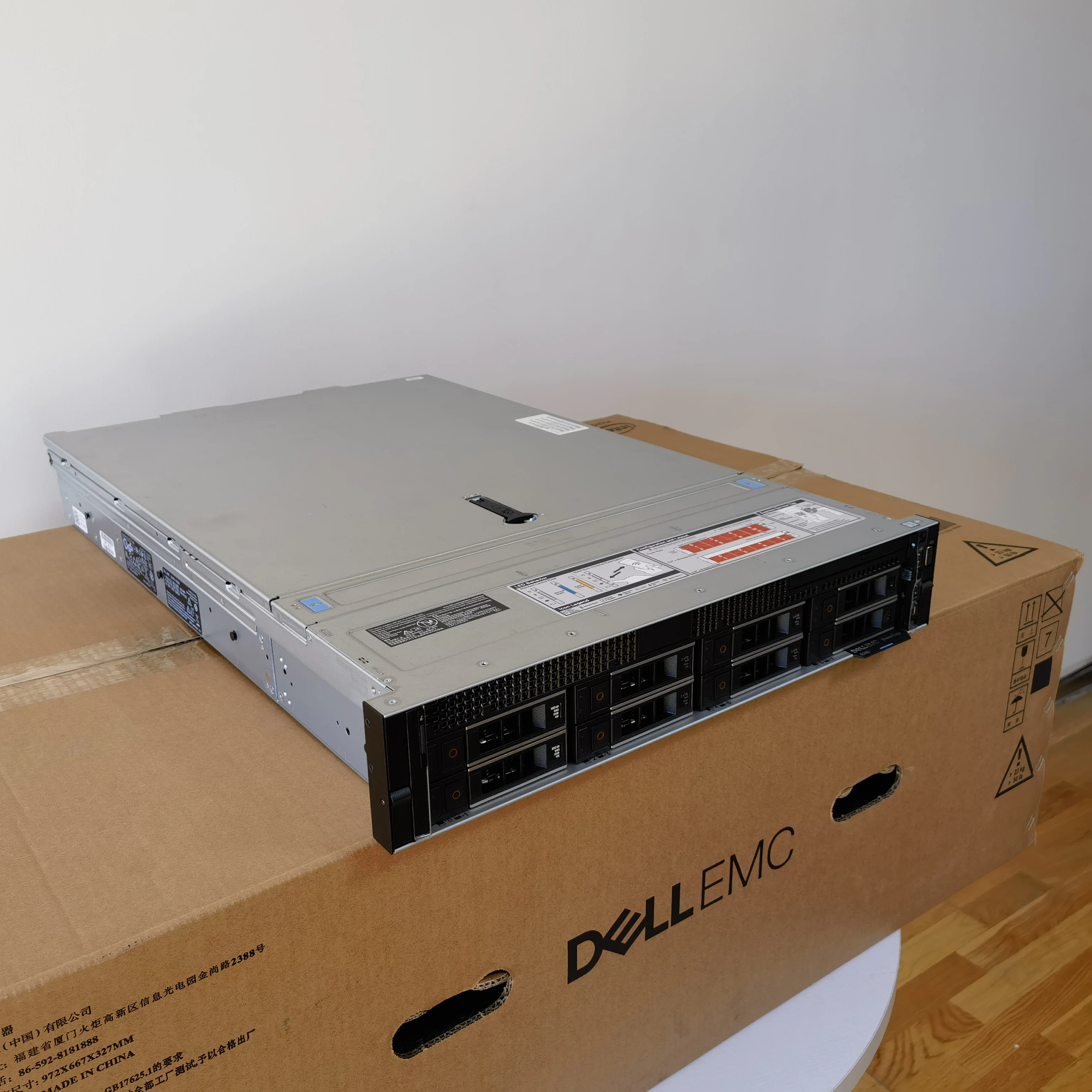 Dell Rack Server Powerededge R740 2u 6132 32gb Ddr4 8t Hard Drive Is ...