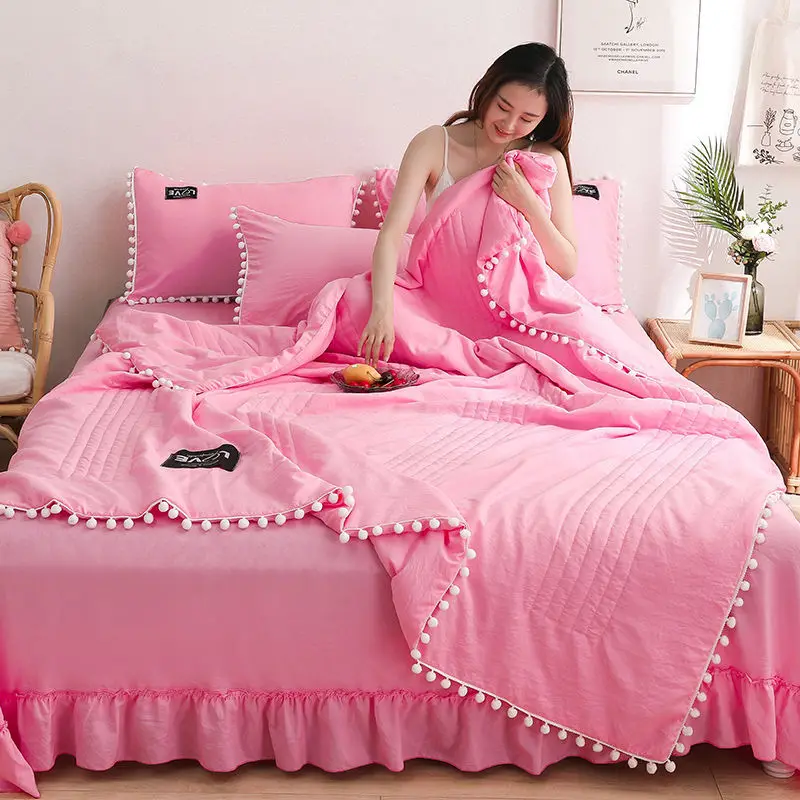 Lekesky Biancheria da letto 200 x 200 cm, set da 3 pezzi, 200 x 200 cm, copripiumino nero con motivo a foglia di palma tropicale dorata, microfibra con chiusura lampo, 2 federe