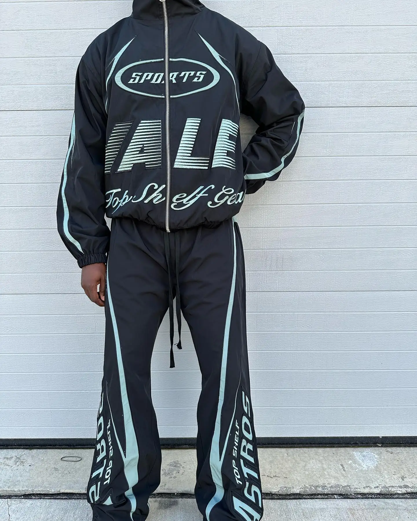 Salati Custom High Quality Jacket and Track Pant Sets Printed Nylon Zipper Oversized Wind Breaker Windbreaker Tracksuits for Men gallery 3