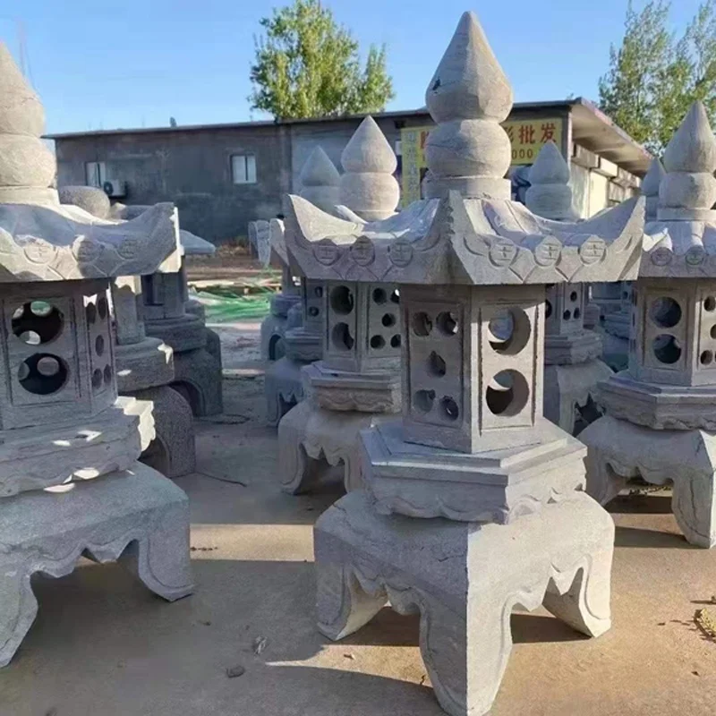 Large Japanese Natural Stone Lanterns Granite Stone Pagoda for Outdoor Garden
