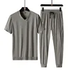 สีกากี