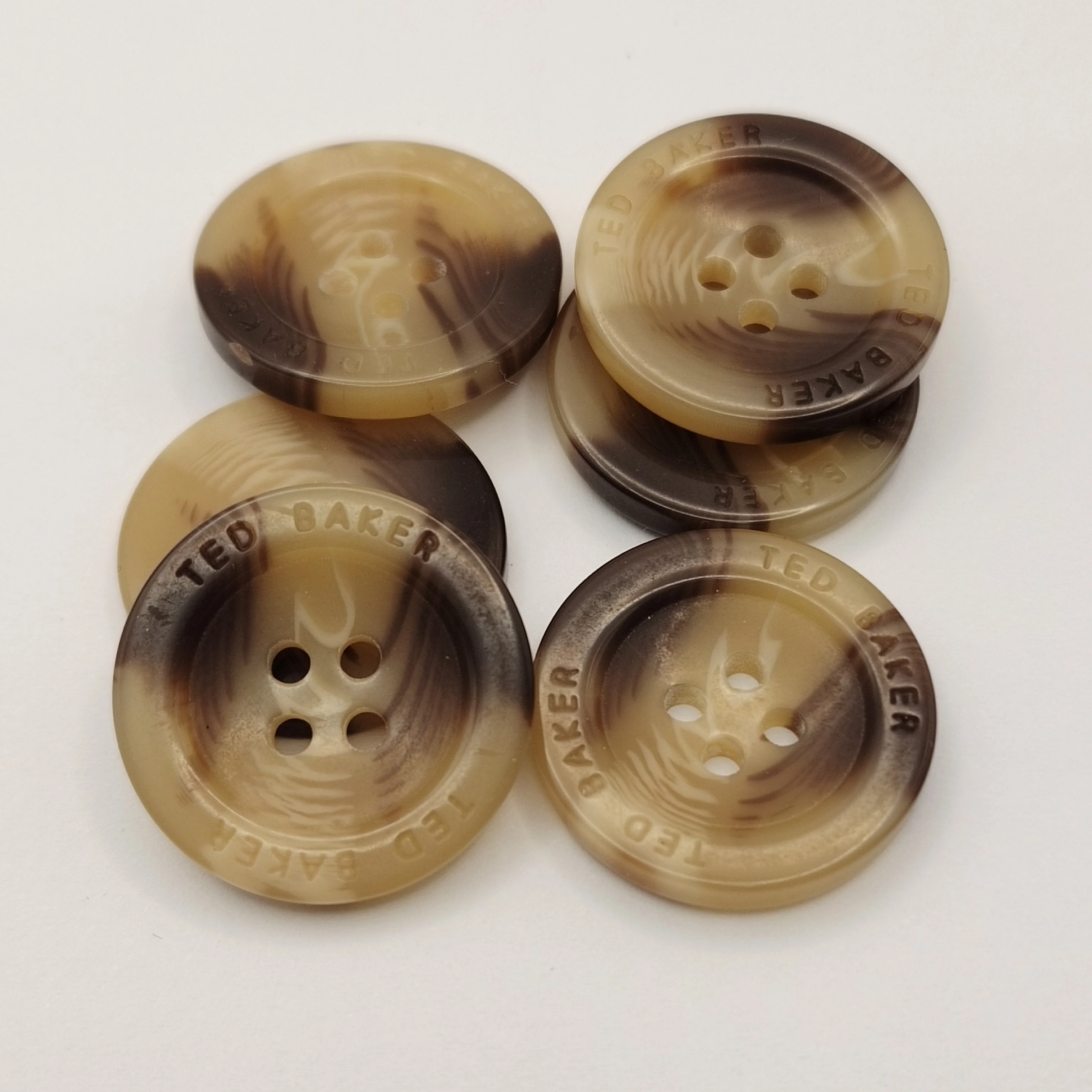 Wholesale Imitate Horn Button Polyester Material Chalk Resin Button Fake Horn Brown Plastic Button