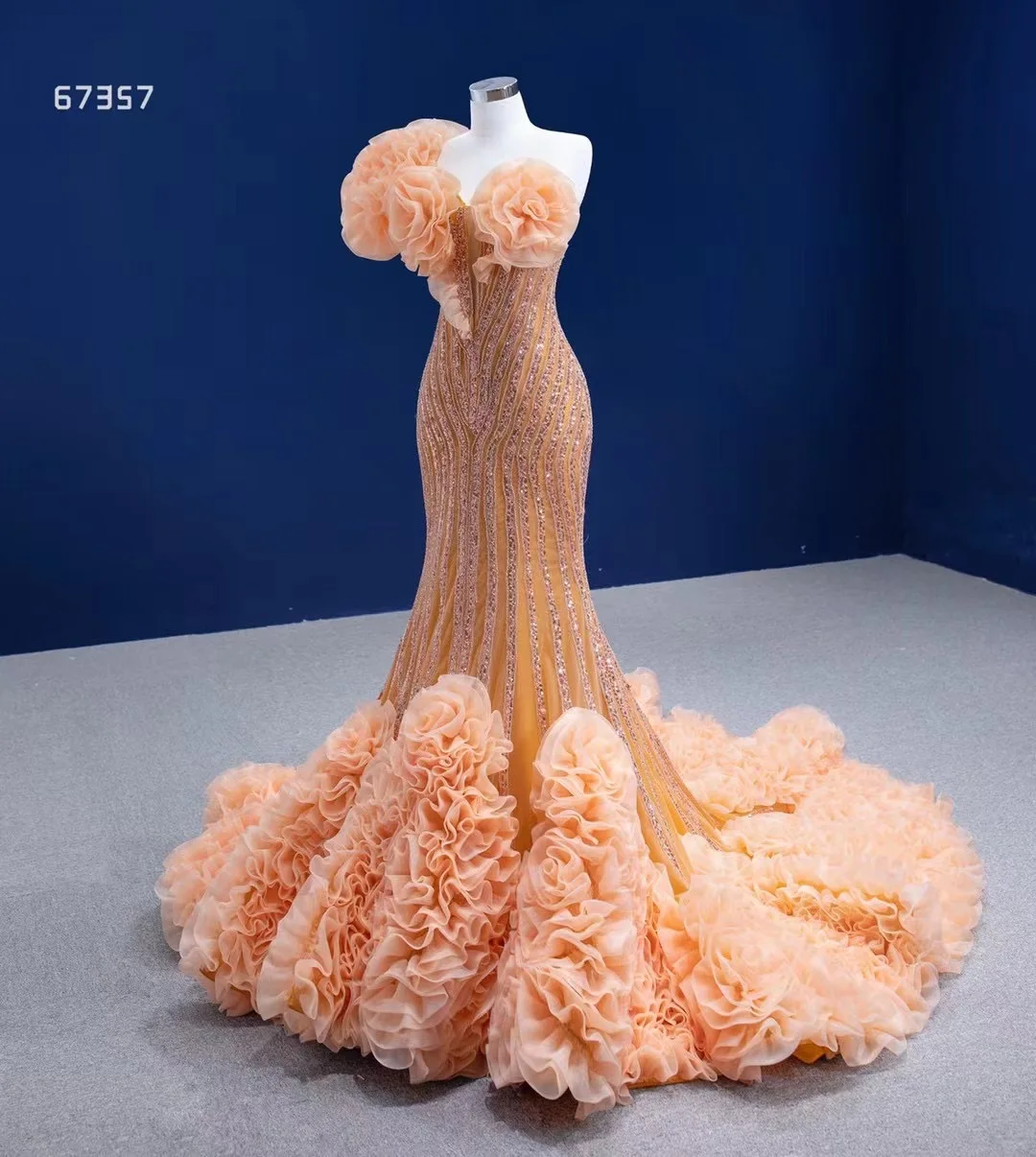 peach mermaid wedding dress Peach & Orange Wedding Dresses: Mermaid & Long Sleeve