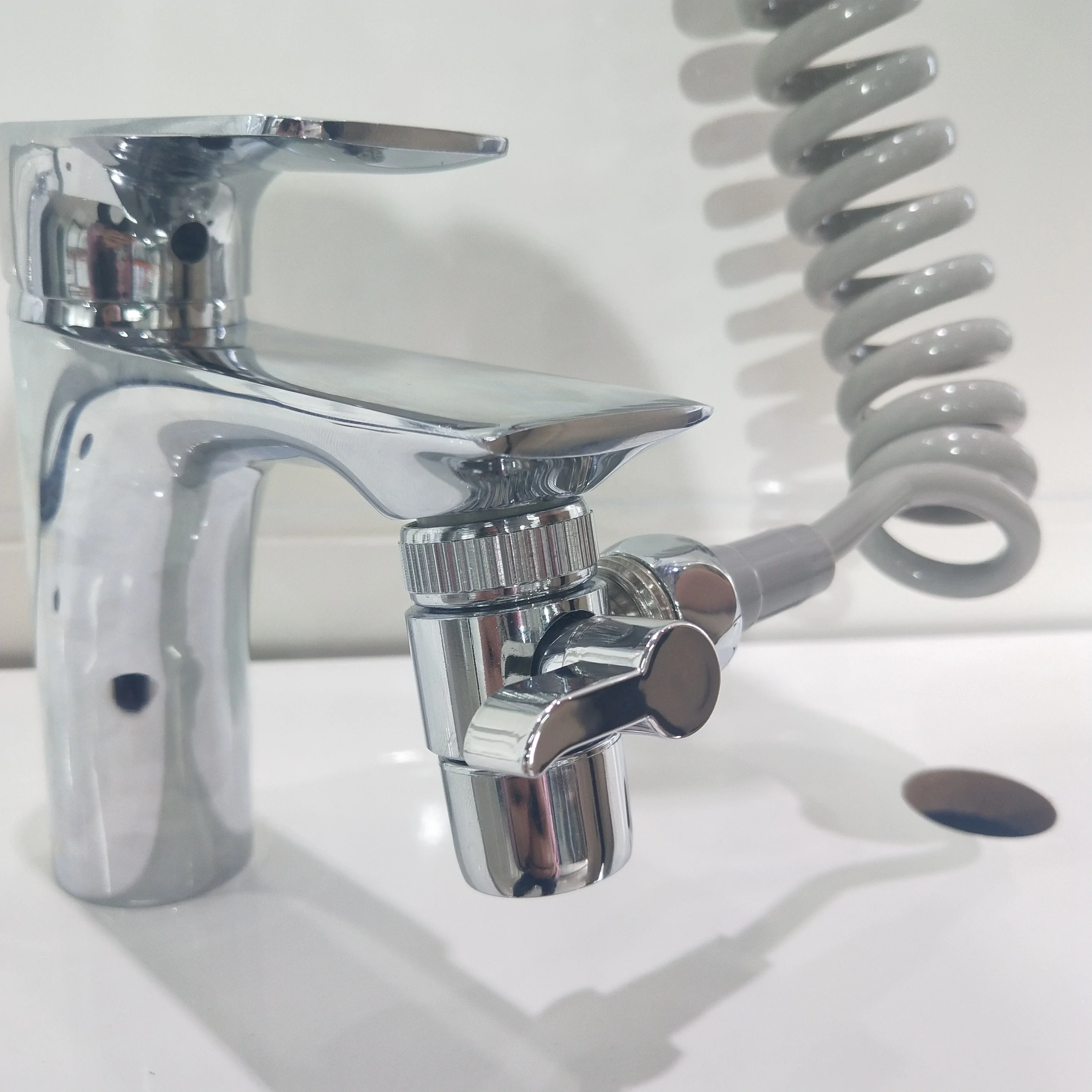 Аксессуары для раковины в новом стиле смеситель распылитель ванной