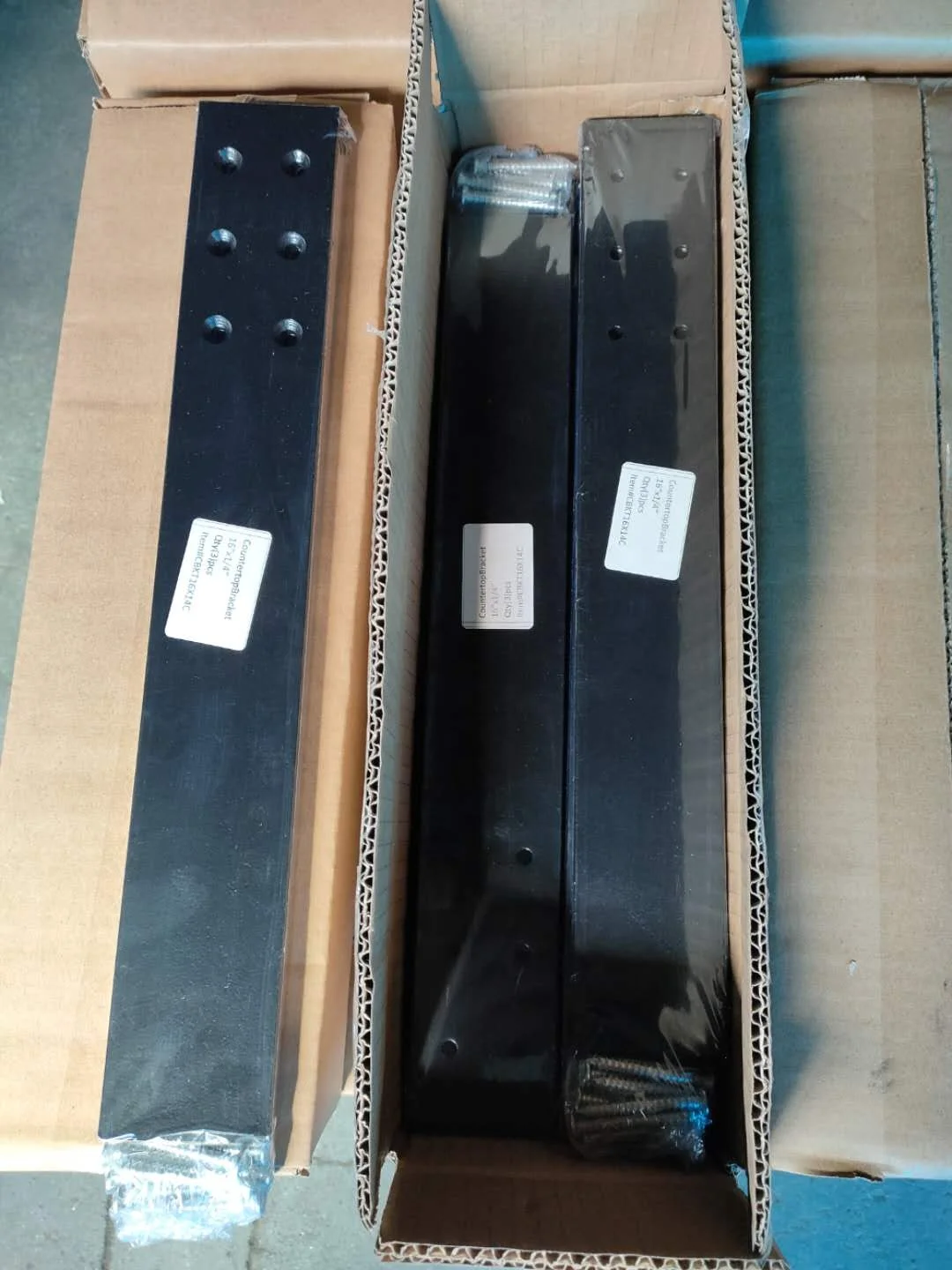 Гранитные кварцевые столешницы Опорные кронштейны