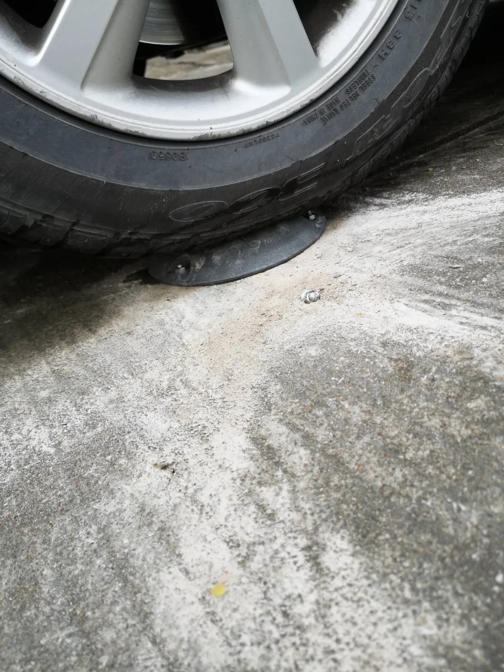 Wireless Electromagnetic Parking Space Sensor Used with Automatic Parking Barrier for Car Parking System