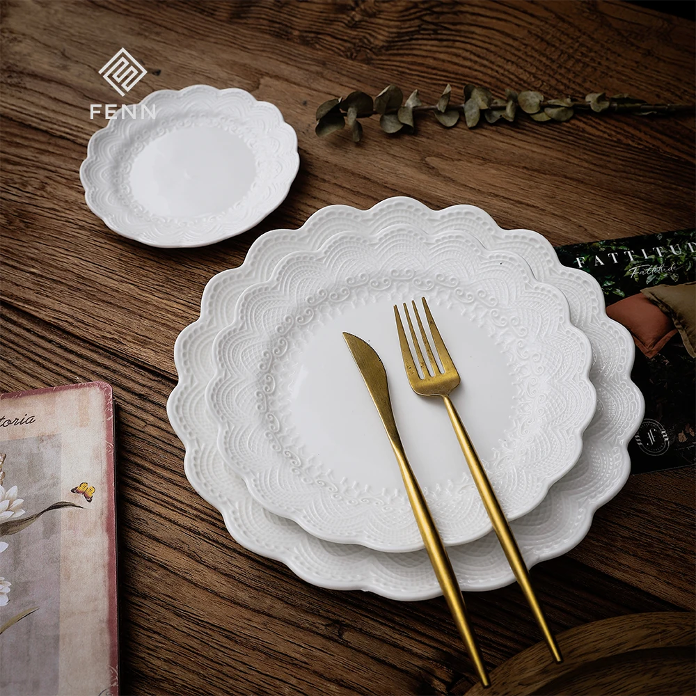 New fashion 5.5/8/10 inch white porcelain dishes plates customizable embossed shallow dish ceramic dinner plate for hotel